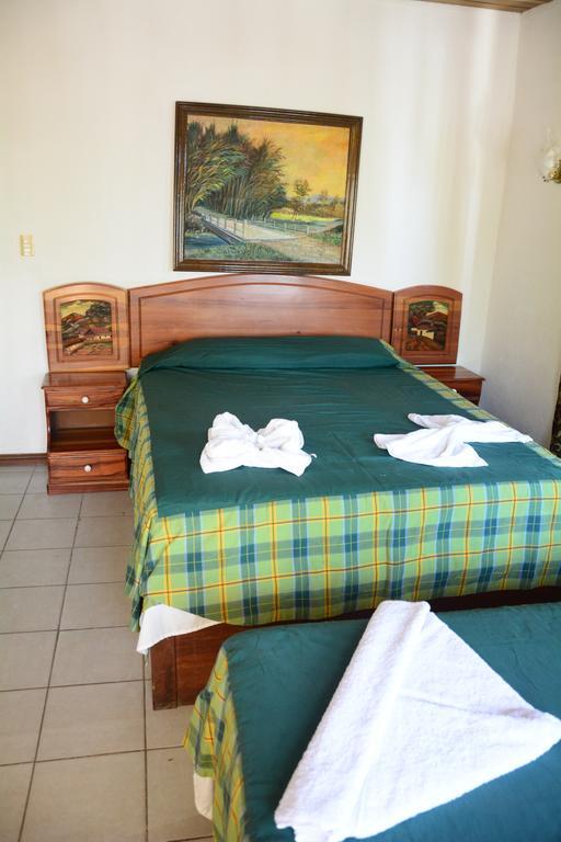 Hotel Sherwood Tela Phòng bức ảnh